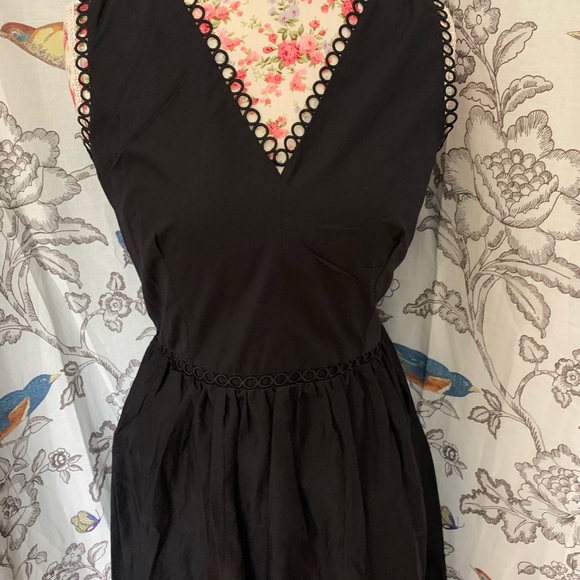 Ann Taylor ✨NWTs✨ Scalloped Eyelet Flare Dress - Picture 3 of 7